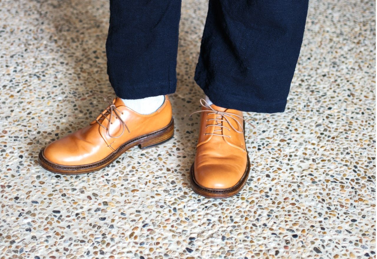 外羽根シューズ