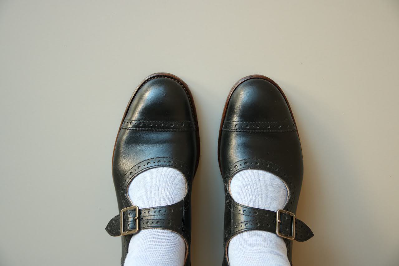 ワンストラップシューズ